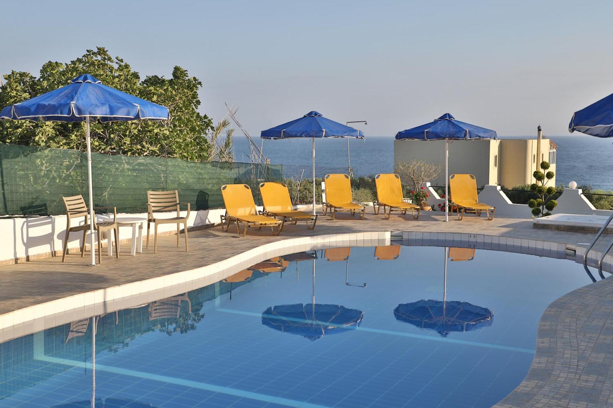 Helios Studios & Apartments Makriyialos Bagian luar foto