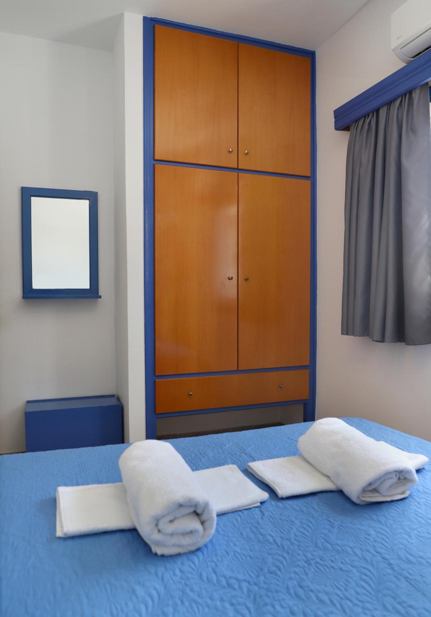 Helios Studios & Apartments Makriyialos Bagian luar foto