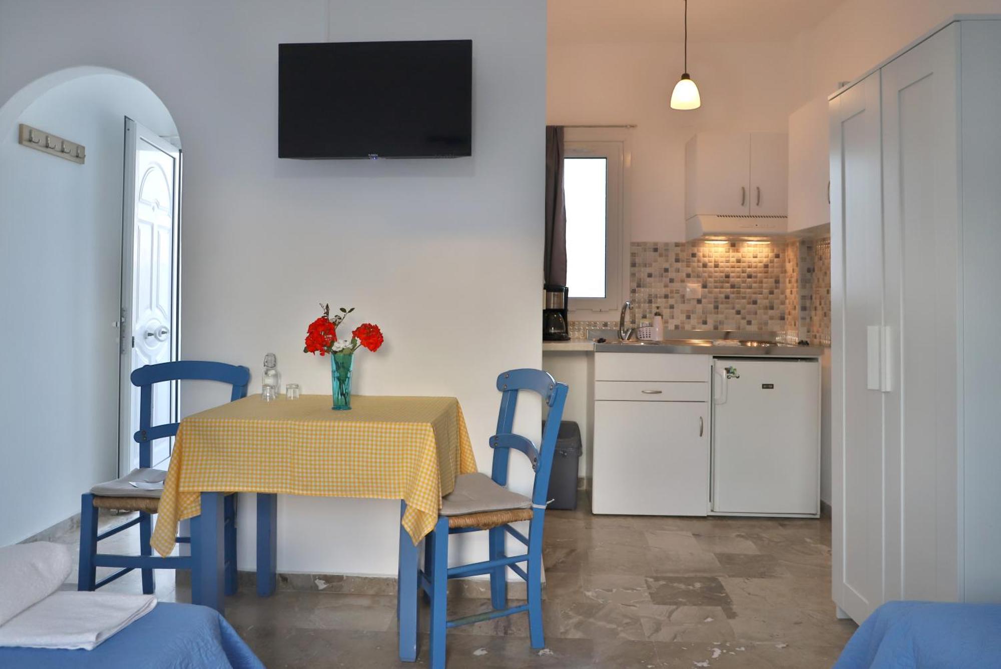 Helios Studios & Apartments Makriyialos Bagian luar foto