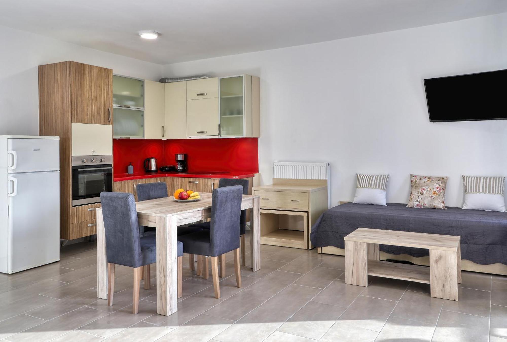 Helios Studios & Apartments Makriyialos Bagian luar foto