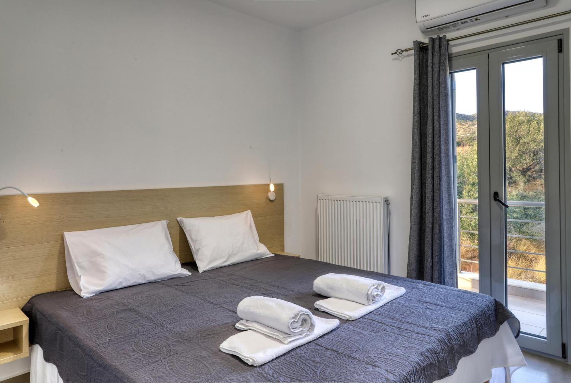 Helios Studios & Apartments Makriyialos Bagian luar foto