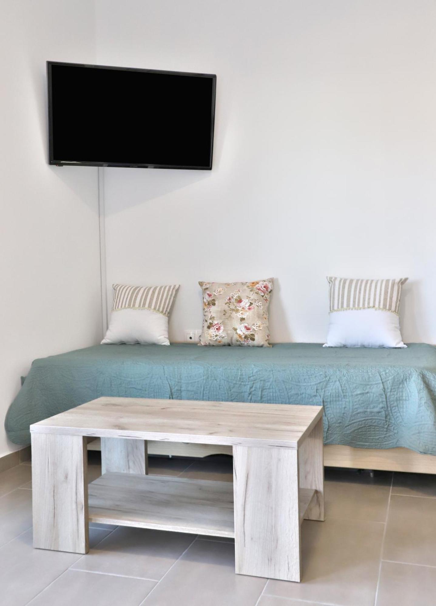 Helios Studios & Apartments Makriyialos Bagian luar foto